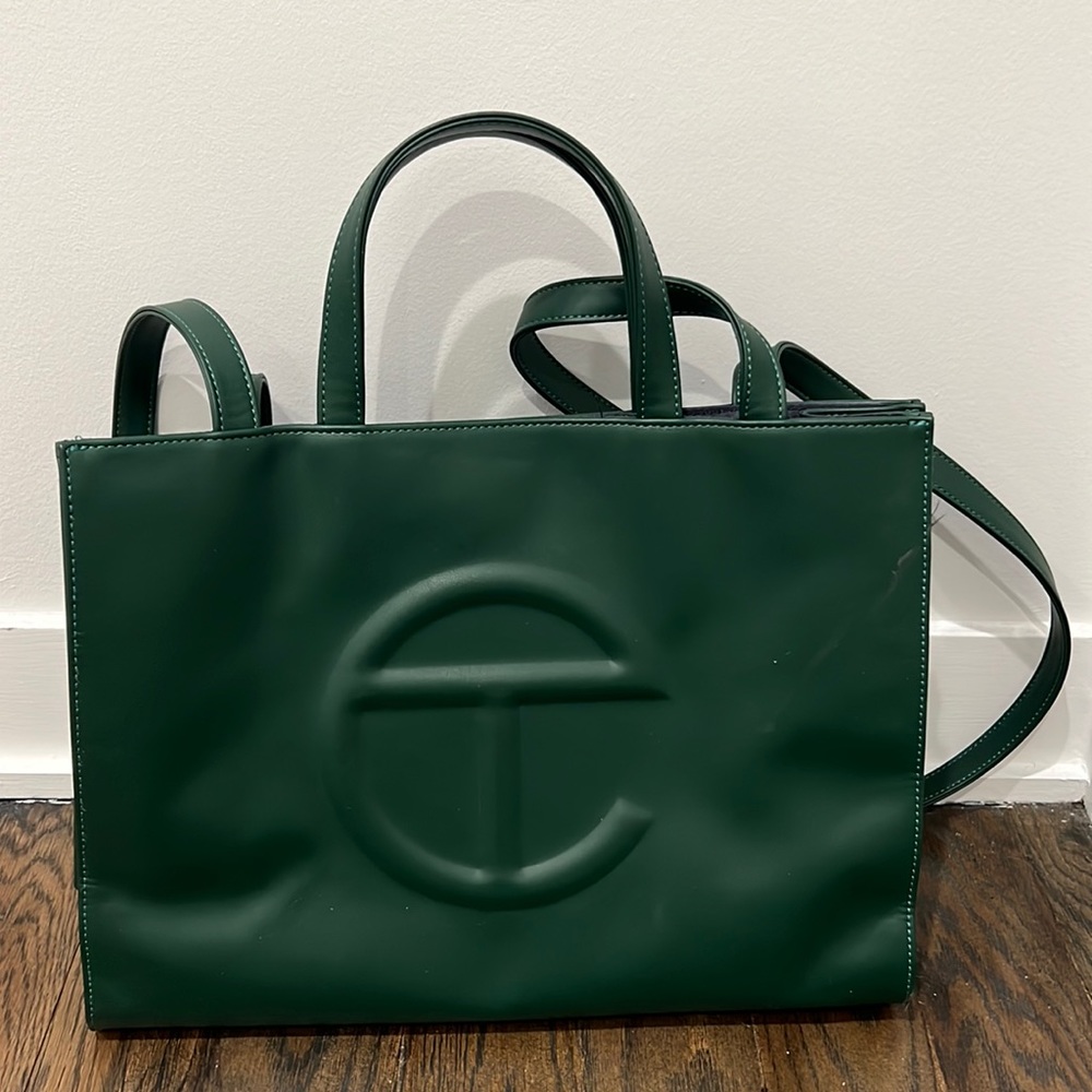 Telfar medium dark olive shopping bag. Never used. Sold out on website.AUTHENTIC